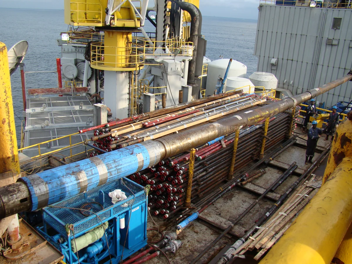 Completion tubular and handling equipment on a rig deck